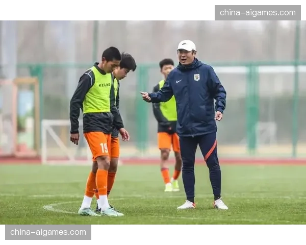 青训计划：英足总在全国青训营引入专项课程，训练年轻球员在转换瞬间的观察与决策