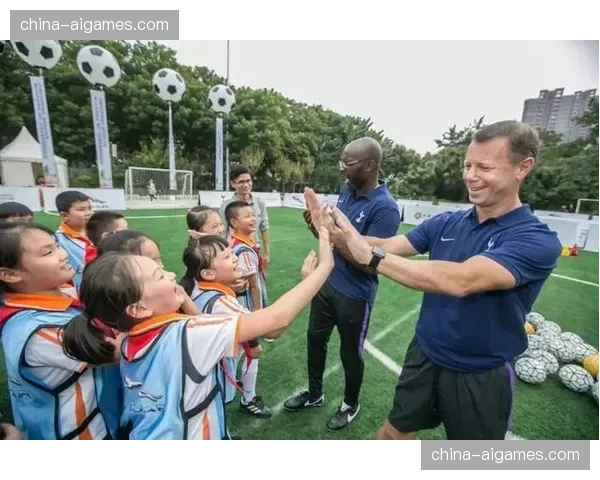 英超与足球基金会合作，启动青少年“精准传中”训练营项目